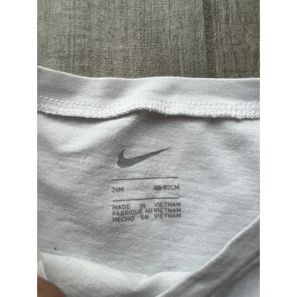 NIKE Baby Toddler Girl 2 Piece Outfit Set Pink Athletic T-Shirt & Shorts 24m - Picture 6 of 9